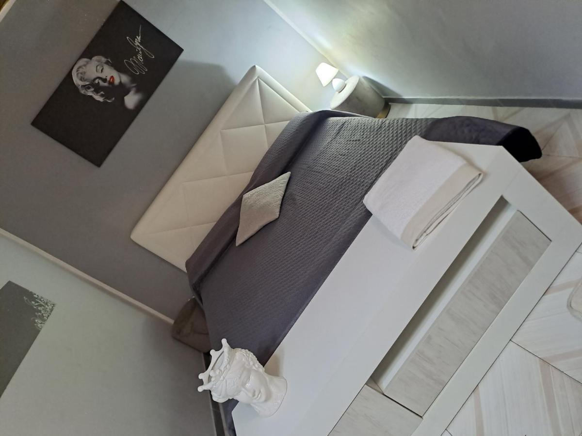 Casa Vacanze La Rocca 2 Apartment Palermo Ngoại thất bức ảnh